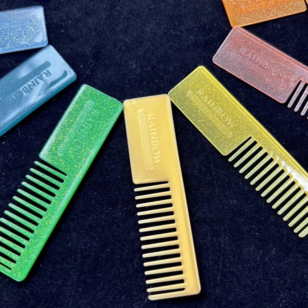 MGA Rainbow High Doll Accessory Lot Of 13 Rainbow Multicolor Glitter Combs - Picture 5 of 10